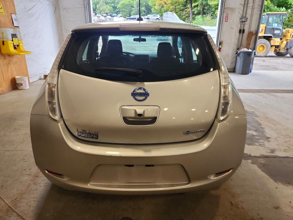 68971446 :رقم المزاد ، 1N4AZ0CP9FC301902 vin ، 2015 Nissan Leaf مزاد بيع