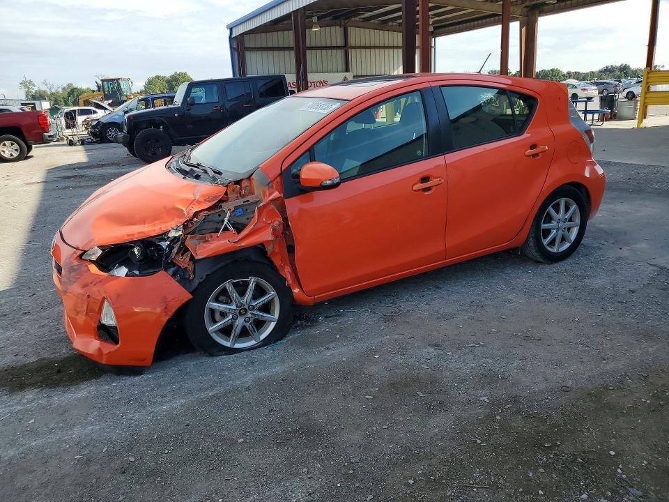 2013 Toyota Prius C მანქანა იყიდება აუქციონზე, vin: JTDKDTB35D1048311, აუქციონის ნომერი: 70055836