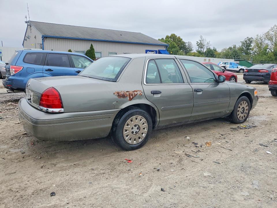 2004 Ford Crown Victoria მანქანა იყიდება აუქციონზე, vin: 2FAFP73WX4X115720, აუქციონის ნომერი: 68006606