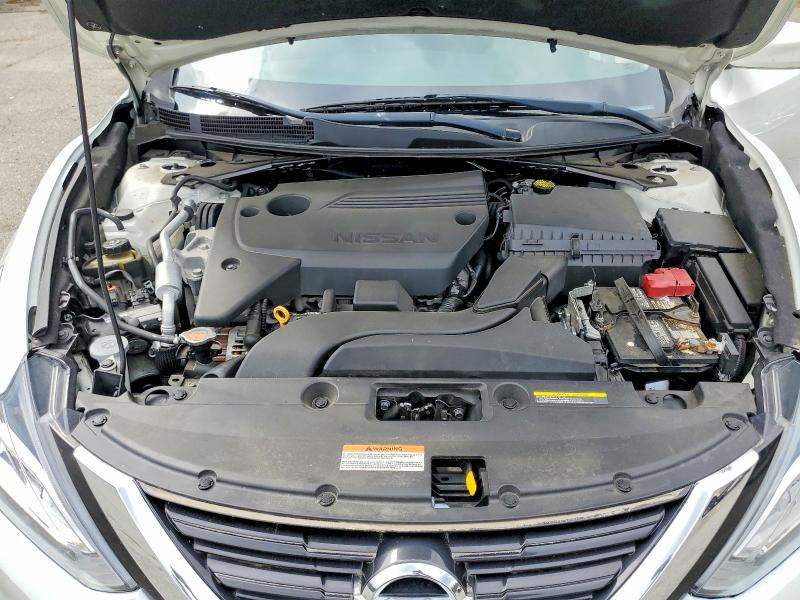 Auction sale of the 2018 Nissan Altima, vin: 1N4AL3AP1JC260857, lot number: 67213626