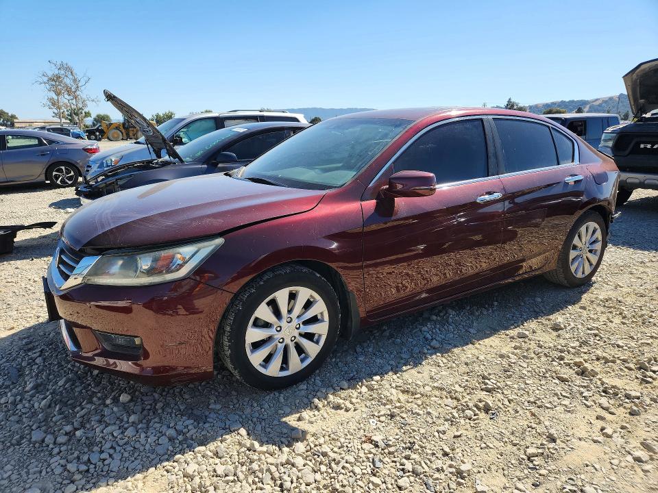 68657086 :رقم المزاد ، 1HGCR2F87FA054413 vin ، 2015 Honda Accord مزاد بيع