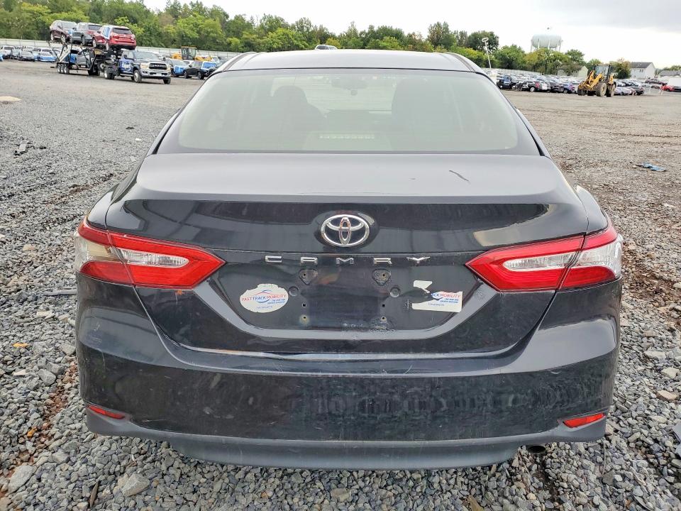 70185966 :رقم المزاد ، JTNB11HKXJ3013917 vin ، 2018 Toyota Camry مزاد بيع