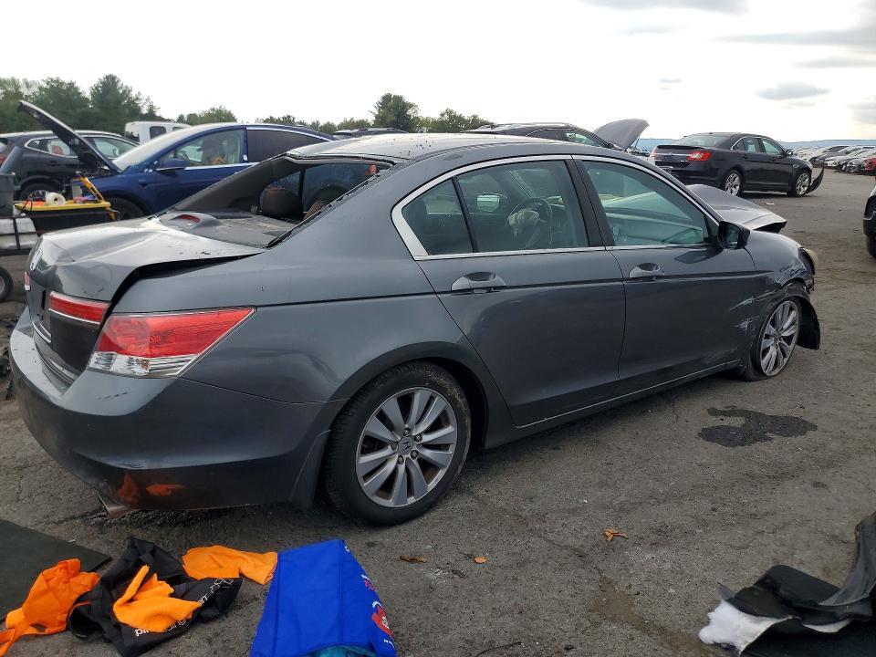 69082496 :رقم المزاد ، 1HGCP2F72BA053080 vin ، 2011 Honda Accord مزاد بيع