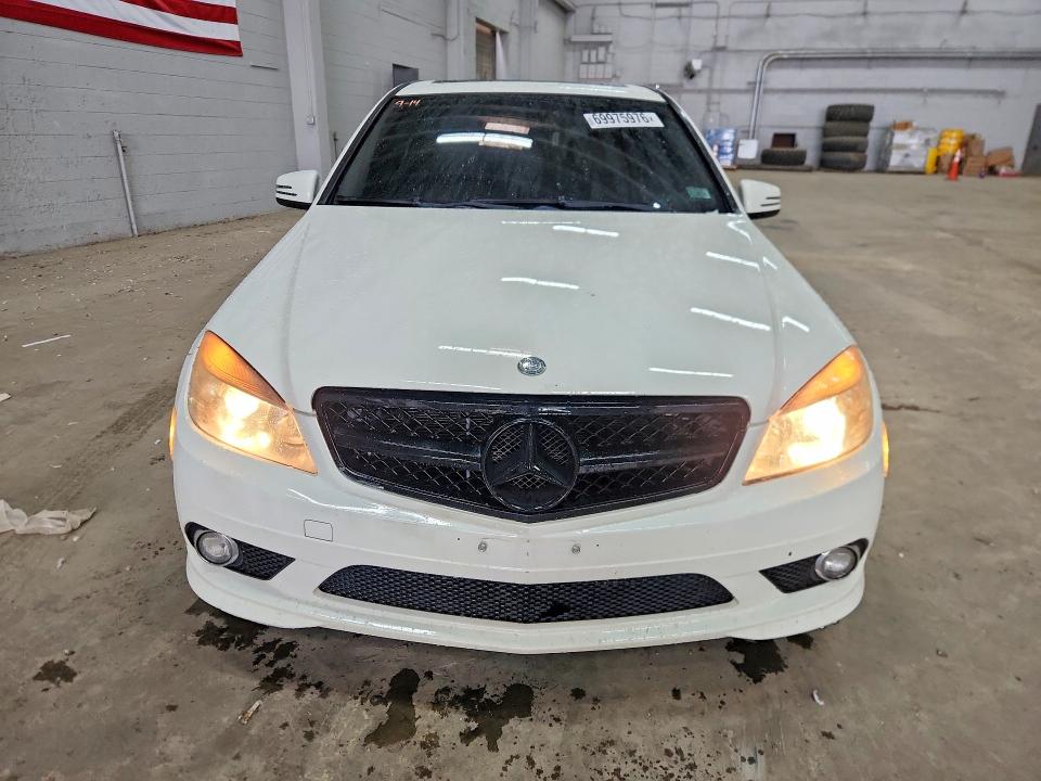 69975976 :رقم المزاد ، WDDGF8BB8AR108654 vin ، 2010 Mercedes-benz C مزاد بيع