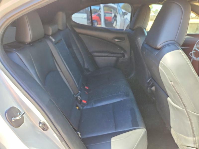 Auction sale of the 2022 Lexus Ux 200, vin: JTHX3JBH1N2046400, lot number: 70569646