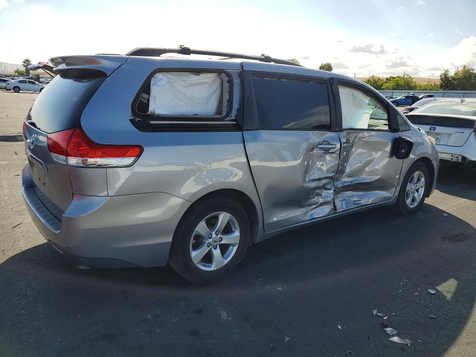Продаж на аукціоні авто 2011 Toyota Sienna, vin: 5TDKK3DCXBS151288, номер лоту: 68024576