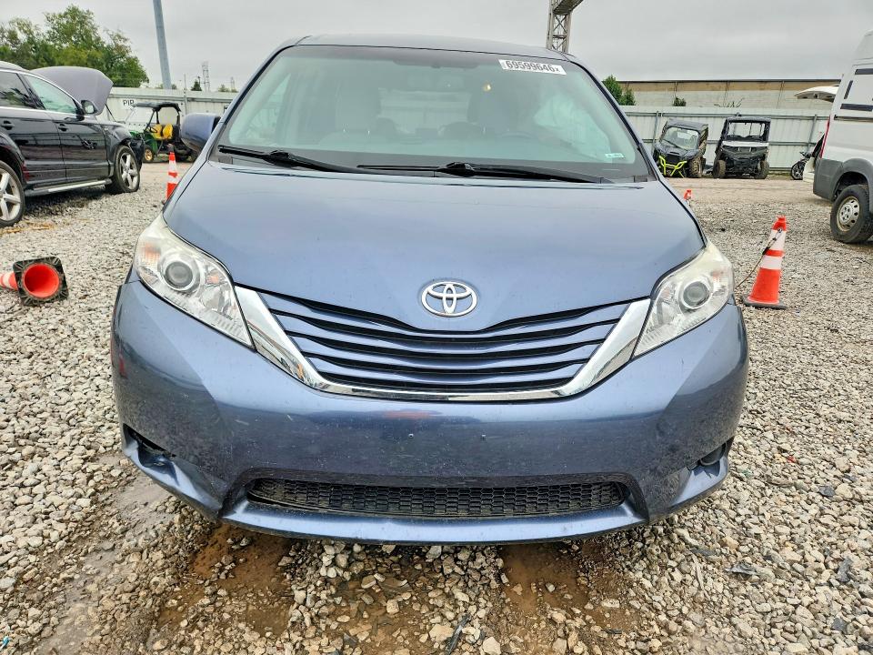 Продажа на аукционе авто 2017 Toyota Sienna, vin: 5TDKZ3DC5HS837954, номер лота: 69599646