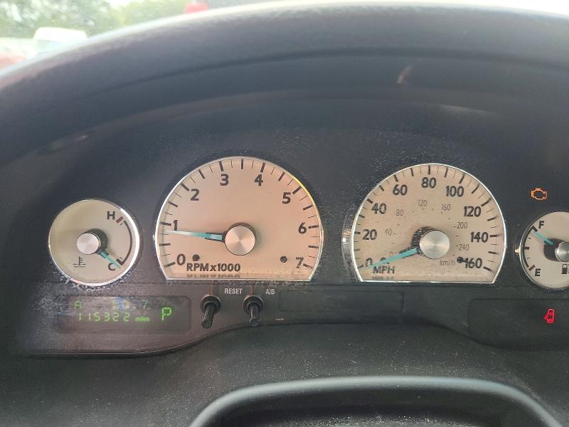 70434066 :رقم المزاد ، 1FAHP60A34Y109558 vin ، 2004 Ford Thunderbird مزاد بيع