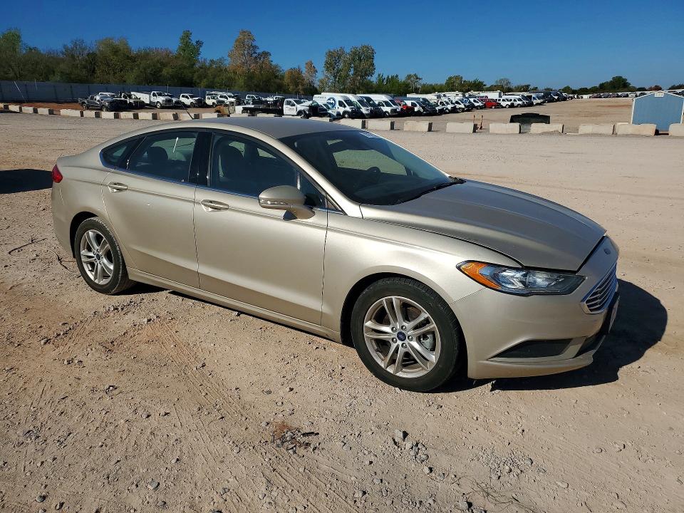 67521406 :رقم المزاد ، 3FA6P0H71JR132912 vin ، 2018 Ford Fusion مزاد بيع