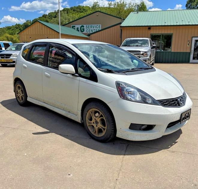 2013 Honda Fit მანქანა იყიდება აუქციონზე, vin: JHMGE8G51DC060792, აუქციონის ნომერი: 70188146