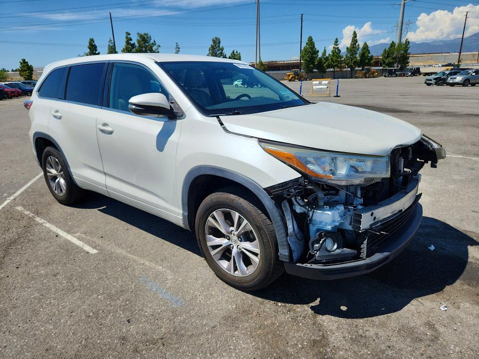 68274556 :رقم المزاد ، 5TDZKRFH0FS117148 vin ، 2015 Toyota Highlander مزاد بيع