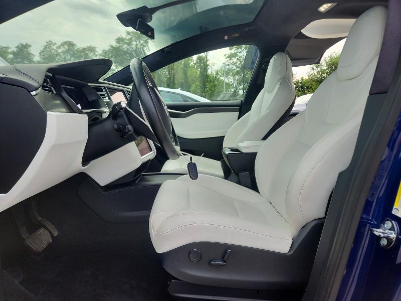 68593356 :رقم المزاد ، 5YJXCBE22JF087091 vin ، 2018 Tesla Model X مزاد بيع