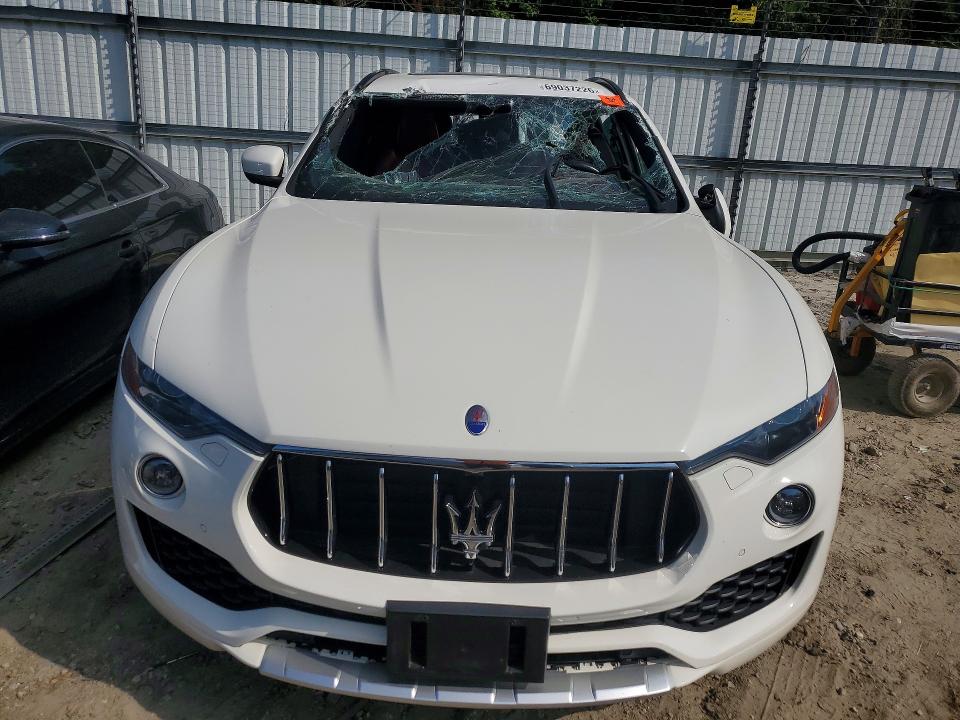 Продажа на аукционе авто 2018 Maserati Levante, vin: ZN661XUS0JX279517, номер лота: 69037226