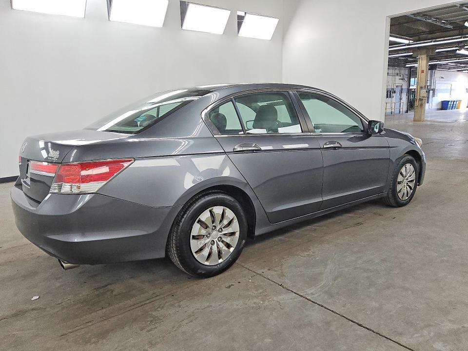 70364906 :رقم المزاد ، 1HGCP2F32CA235411 vin ، 2012 Honda Accord مزاد بيع