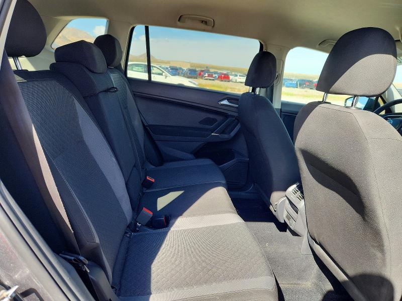 67165126 :رقم المزاد ، 3VV0B7AX9JM094961 vin ، 2018 Volkswagen Tiguan مزاد بيع