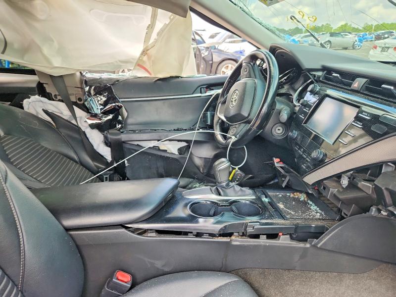 69438386 :رقم المزاد ، 4T1B11HK6KU188614 vin ، 2019 Toyota Camry مزاد بيع