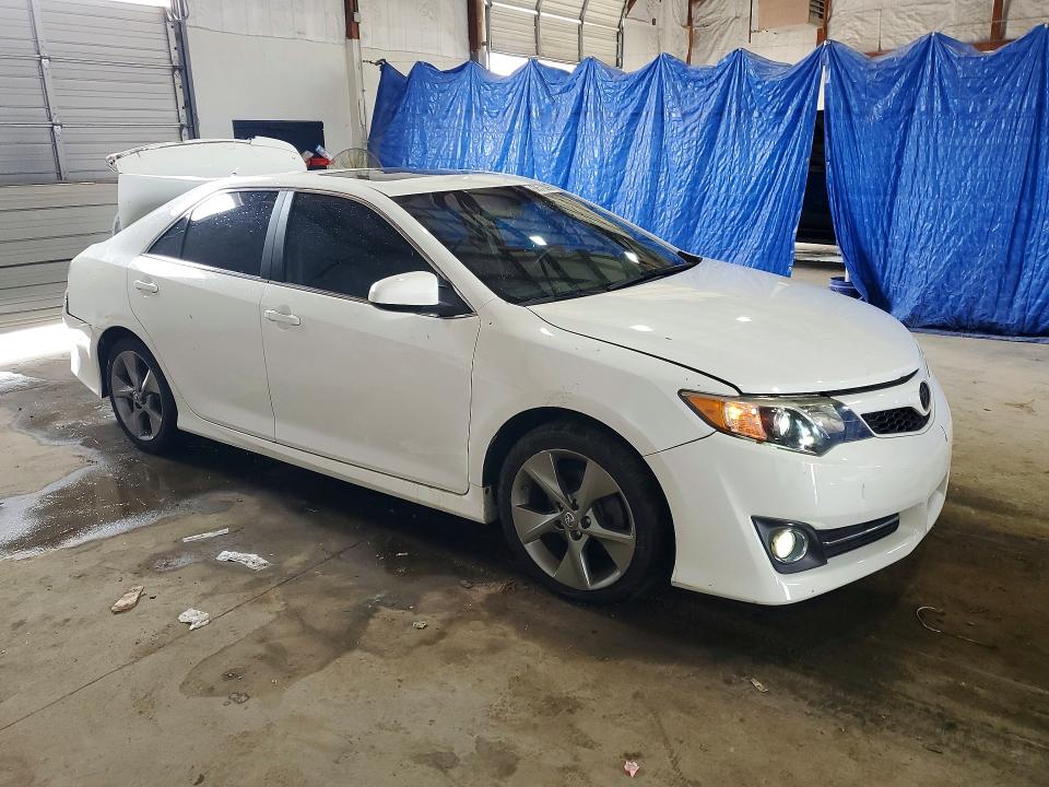68570096 :رقم المزاد ، 4T1BF1FK5EU386352 vin ، 2014 Toyota Camry مزاد بيع