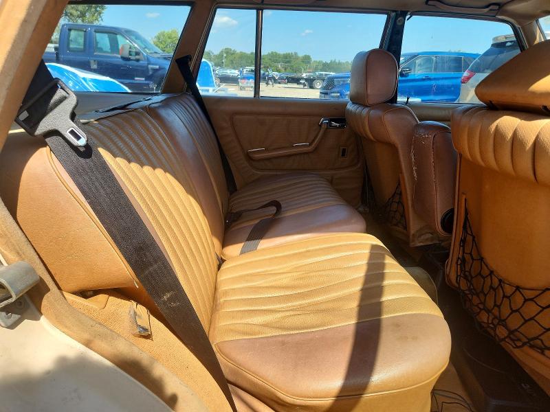 68338776 :رقم المزاد ، WDBAB93C9FF031146 vin ، 1985 Mercedes-benz 300 مزاد بيع