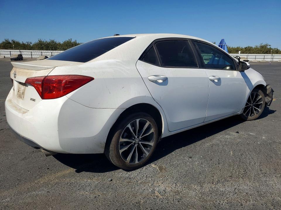 Продажа на аукционе авто 2018 Toyota Corolla, vin: 2T1BURHE7JC044408, номер лота: 70693336