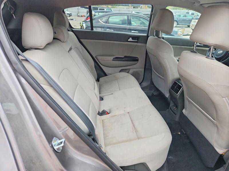 68860816 :رقم المزاد ، KNDPMCAC6H7276070 vin ، 2017 Kia Sportage مزاد بيع