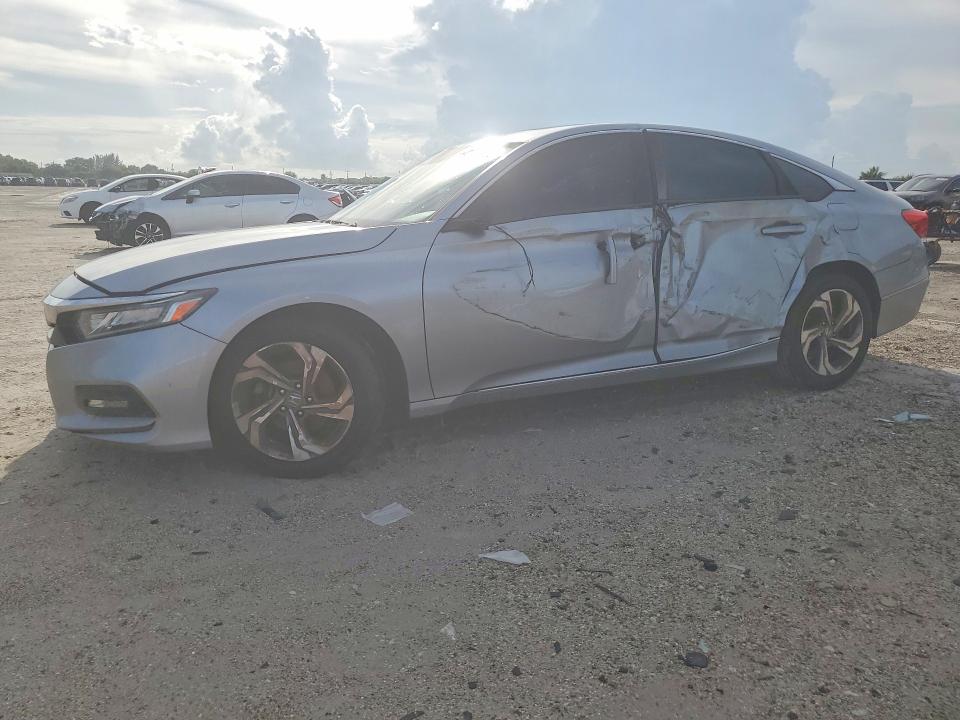 69894656 :رقم المزاد ، 1HGCV1F50JA237463 vin ، 2018 Honda Accord مزاد بيع
