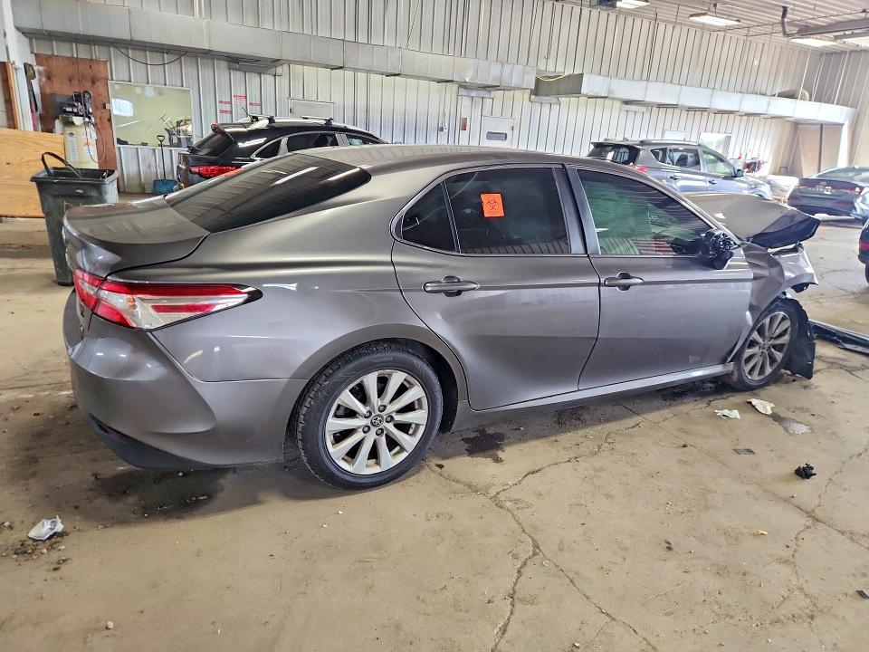 Продажа на аукционе авто 2018 Toyota Camry, vin: 4T1B11HK7JU062566, номер лота: 65881046