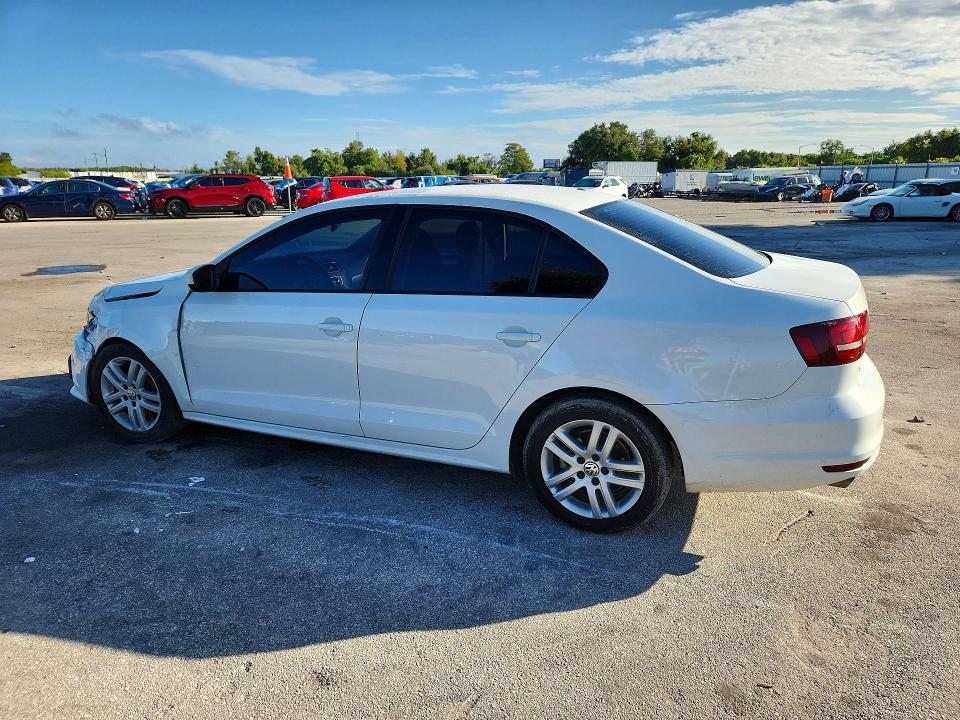 69390486 :رقم المزاد ، 3VW2B7AJ2JM261242 vin ، 2018 Volkswagen Jetta مزاد بيع