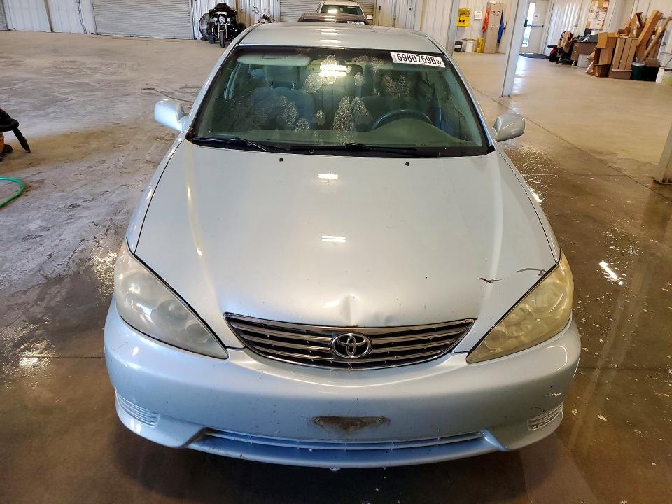 69807696 :رقم المزاد ، 4T1BE32K25U968302 vin ، 2005 Toyota Camry مزاد بيع