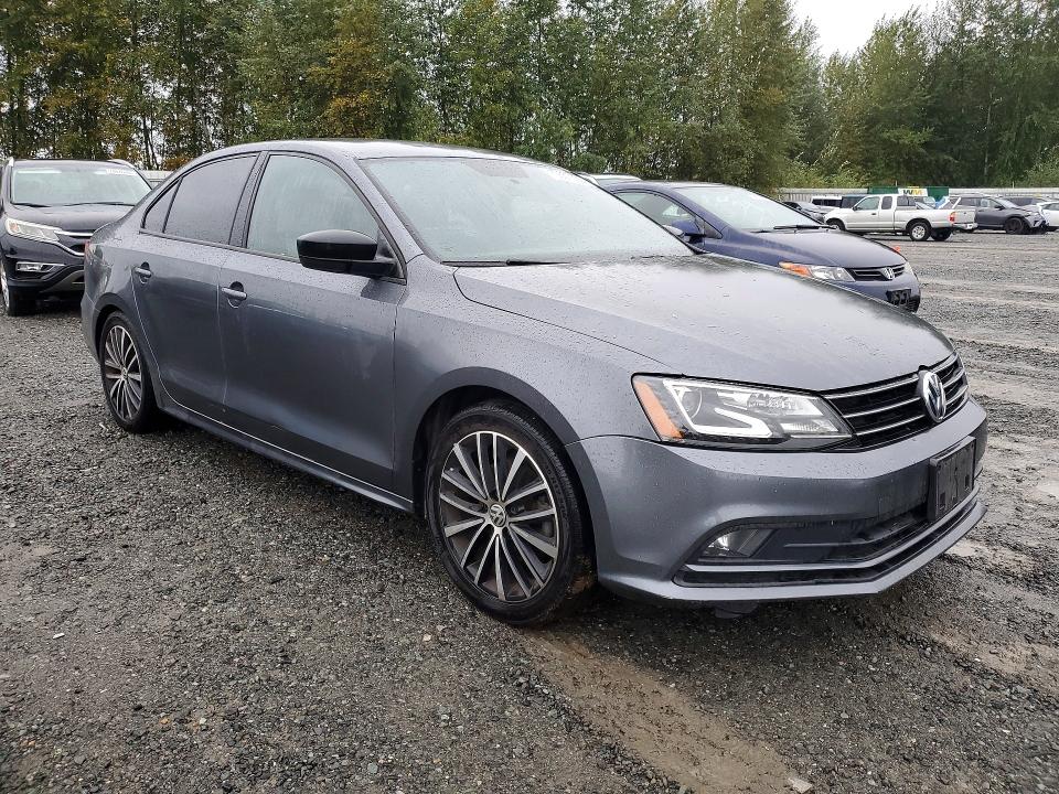 70557556 :رقم المزاد ، 3VWD17AJ7GM273102 vin ، 2016 Volkswagen Jetta مزاد بيع