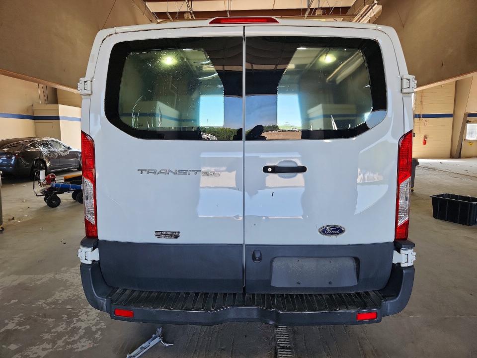 67500816 :رقم المزاد ، 1FTYR1ZM0JKA67742 vin ، 2018 Ford Transit مزاد بيع