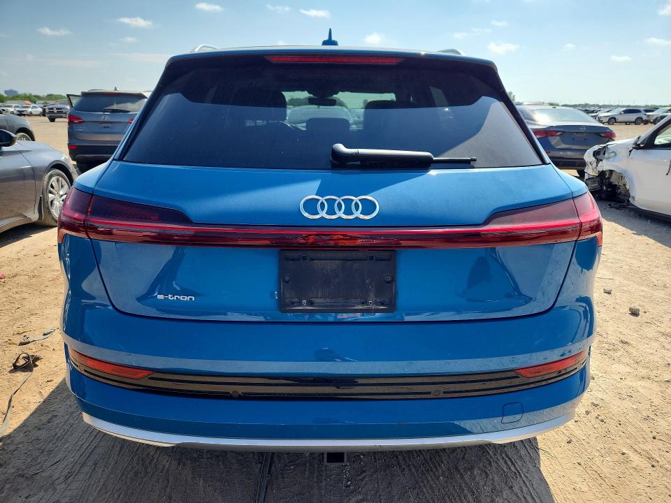 Продаж на аукціоні авто 2019 Audi E-tron, vin: WA1VABGE8KB017310, номер лоту: 67156876