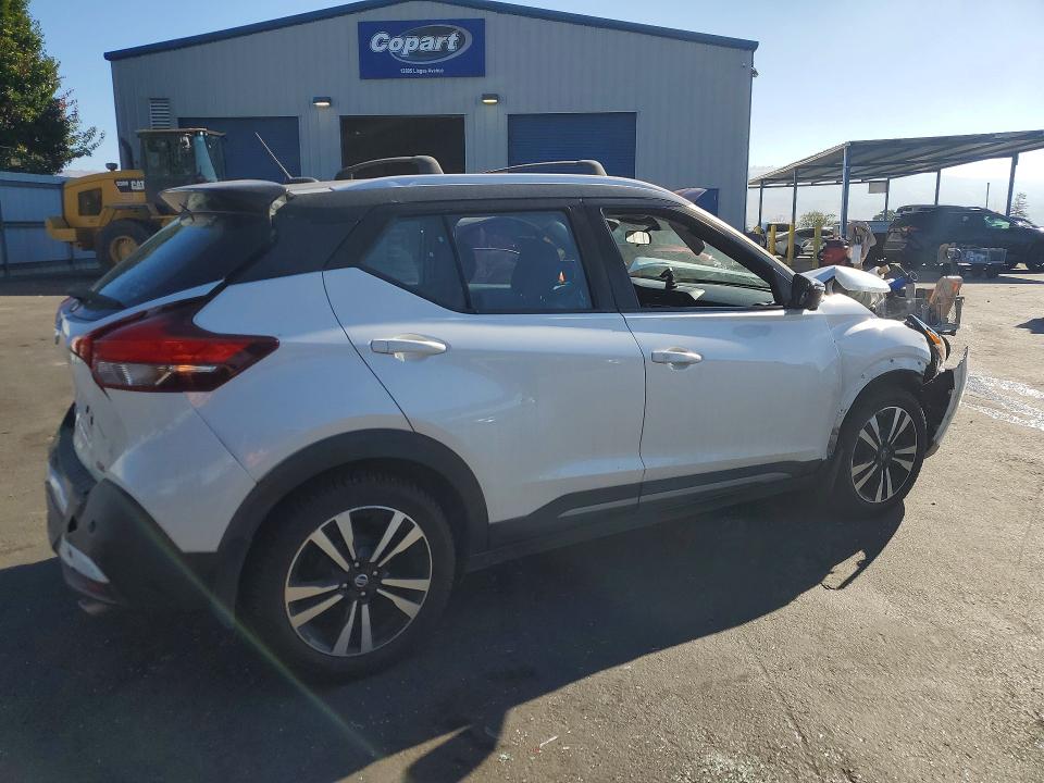 67377746 :رقم المزاد ، 3N1CP5DV1LL493371 vin ، 2020 Nissan Kicks مزاد بيع