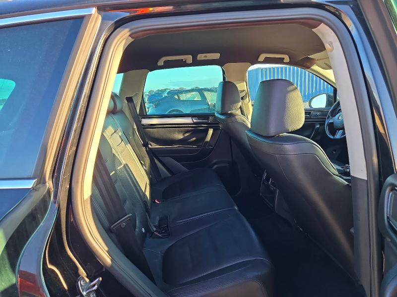 70510626 :رقم المزاد ، WVGFF9BP1BD001138 vin ، 2011 Volkswagen Touareg مزاد بيع