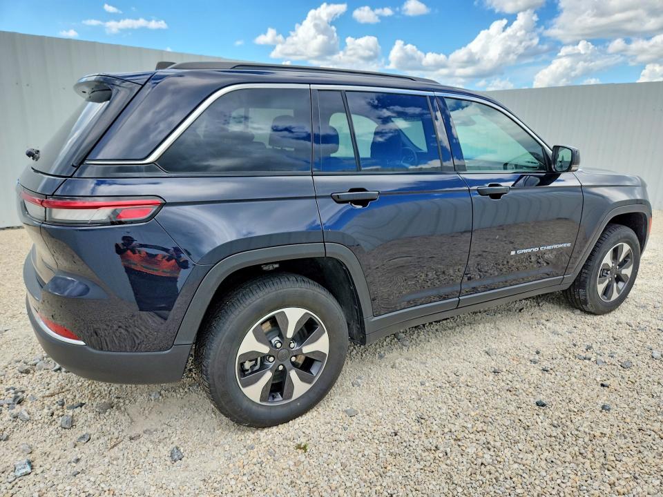 Продажа на аукционе авто 2024 Jeep Grand Cherokee, vin: 1C4RJYB6XRC125121, номер лота: 68412366