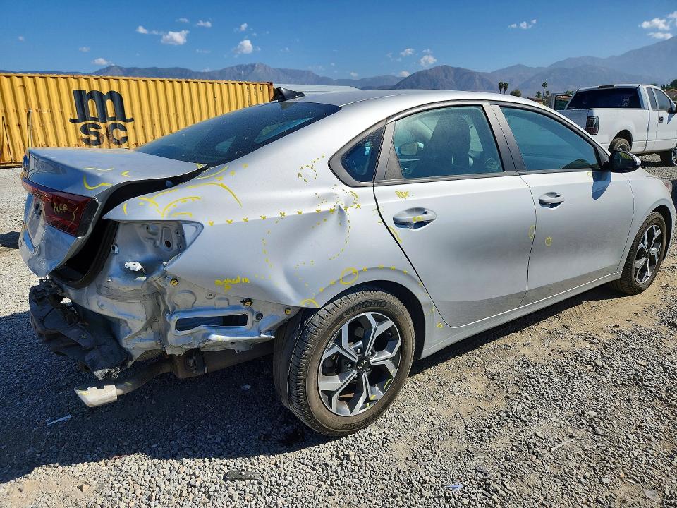 70550776 :رقم المزاد ، 3KPF24AD2ME330300 vin ، 2021 Kia Forte مزاد بيع