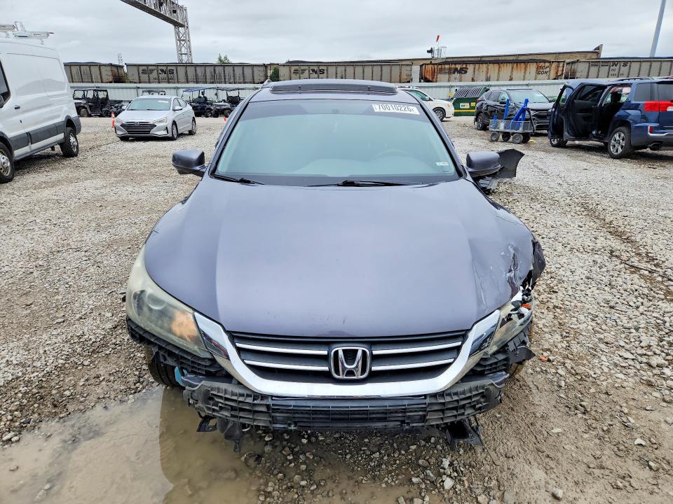 70010226 :رقم المزاد ، 1HGCR2E72FA025829 vin ، 2015 Honda Accord مزاد بيع