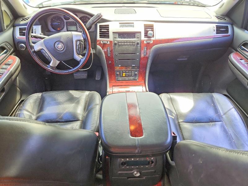 2007 Cadillac Escalade მანქანა იყიდება აუქციონზე, vin: 1GYFK66887R208938, აუქციონის ნომერი: 68632556