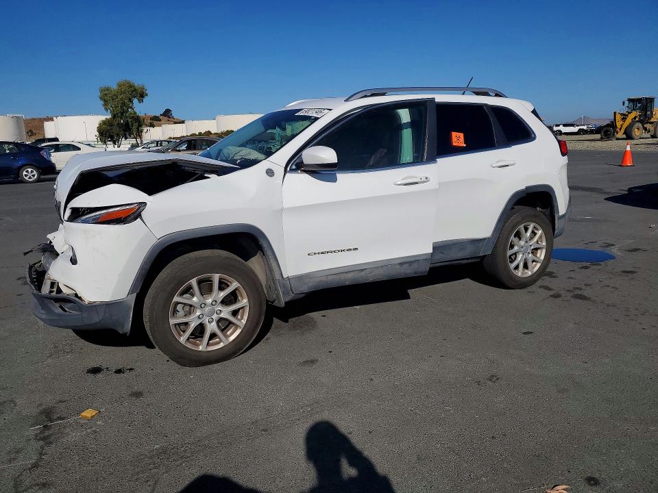 69021346 :رقم المزاد ، 1C4PJMCS2FW523557 vin ، 2015 Jeep Cherokee مزاد بيع