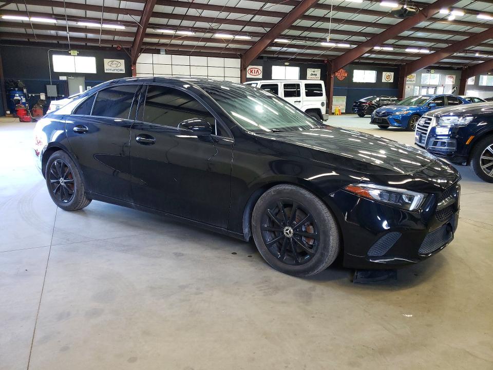 69568786 :رقم المزاد ، W1K3G4FB1LJ197757 vin ، 2020 Mercedes-benz A مزاد بيع