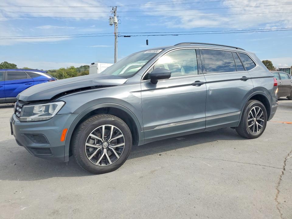 2021 Volkswagen Tiguan მანქანა იყიდება აუქციონზე, vin: 3VV3B7AX0MM081100, აუქციონის ნომერი: 69823986