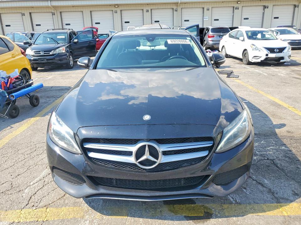 69228006 :رقم المزاد ، 55SWF4KB0FU090788 vin ، 2015 Mercedes-benz C مزاد بيع