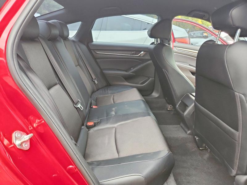 69690036 :رقم المزاد ، 1HGCV1F35JA235397 vin ، 2018 Honda Accord مزاد بيع