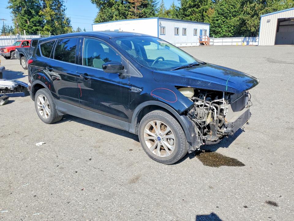 69227166 :رقم المزاد ، 1FMCU9GD4HUD84864 vin ، 2017 Ford Escape مزاد بيع