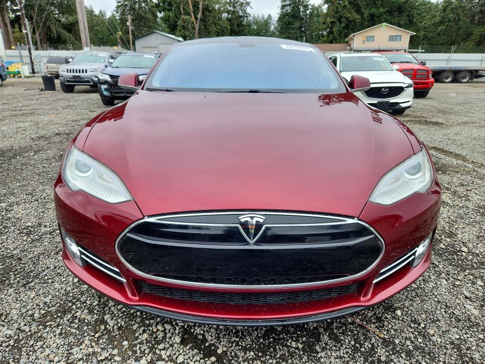 70708376 :رقم المزاد ، 5YJSA1DP9CFS00318 vin ، 2012 Tesla Model S مزاد بيع