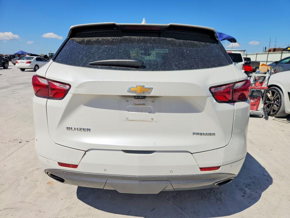 68832336 :رقم المزاد ، 3GNKBFRS1LS618815 vin ، 2020 Chevrolet Blazer مزاد بيع