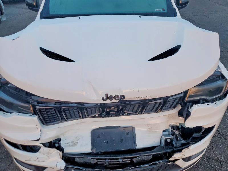 70637126 :رقم المزاد ، 1C4RJFBT1LC386364 vin ، 2020 Jeep Grand Cherokee مزاد بيع