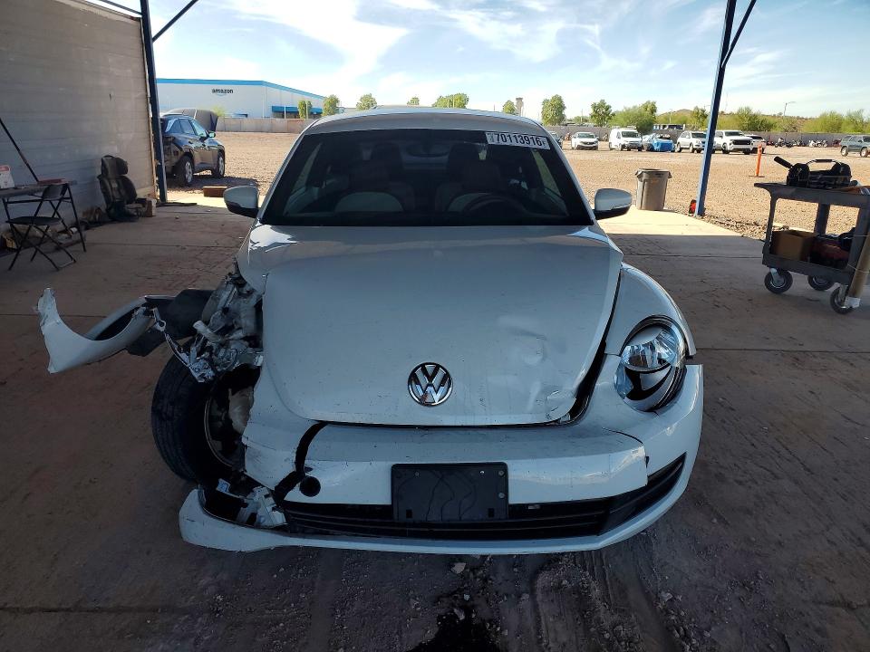 70113916 :رقم المزاد ، 3VWF17AT2GM638098 vin ، 2016 Volkswagen Beetle مزاد بيع