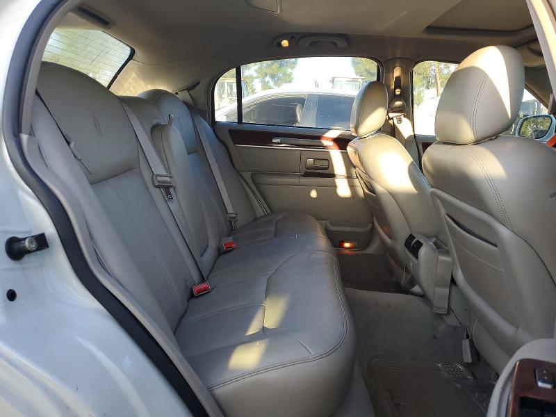 Продажа на аукционе авто 2003 Lincoln Town Car, vin: 1LNHM83W53Y673034, номер лота: 69687876