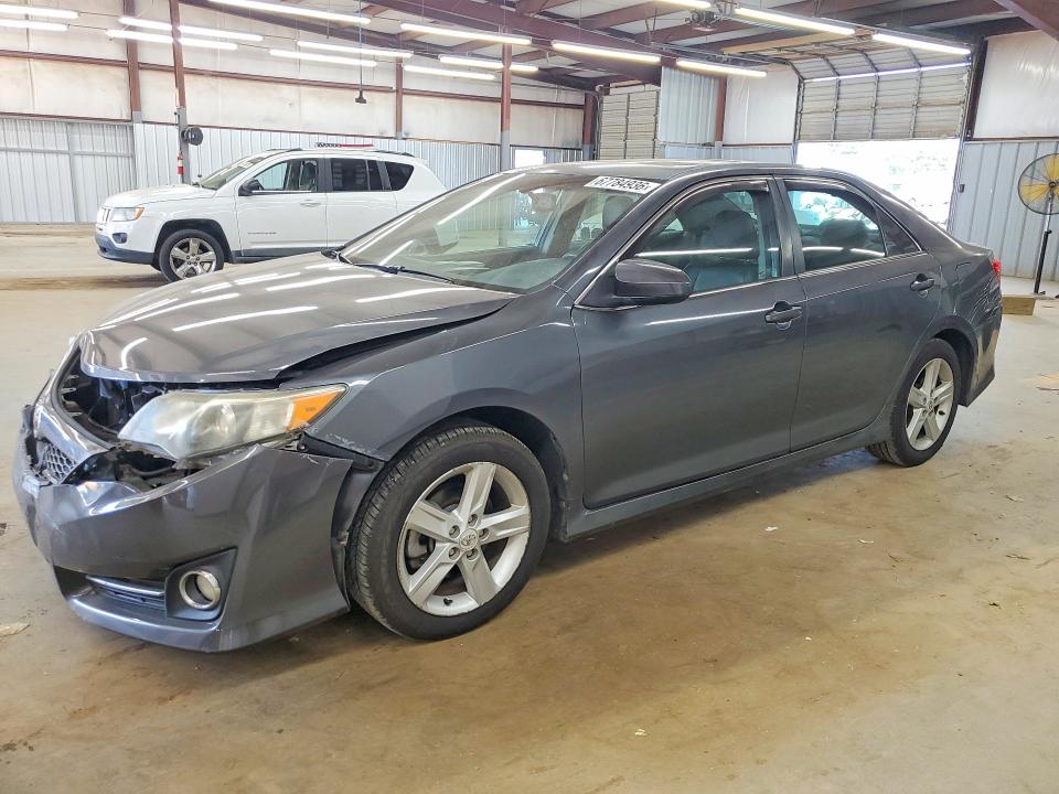 67784936 :رقم المزاد ، 4T1BF1FK5CU037267 vin ، 2012 Toyota Camry مزاد بيع