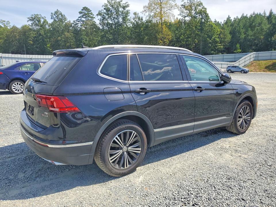 68642166 :رقم المزاد ، 3VV2B7AX2JM029698 vin ، 2018 Volkswagen Tiguan مزاد بيع